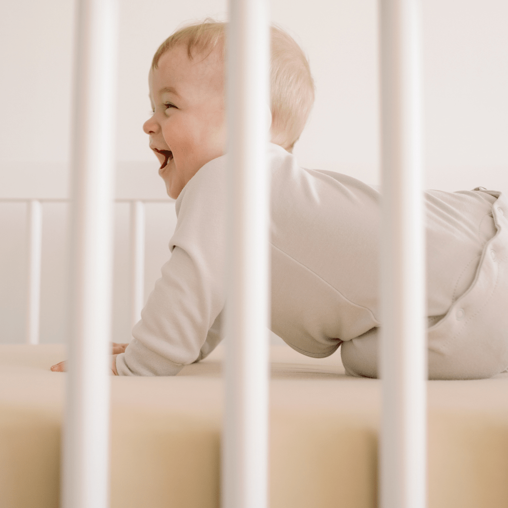 dadada Baby Soho 3-in-1 Convertible Crib